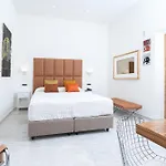 Ξενοδοχείο Palazzo Ferraioli - & Wellness 4*