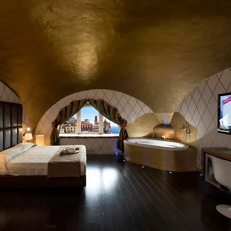 Palazzo Ferraioli - & Wellness Hotel