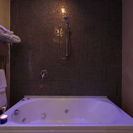 Palazzo Ferraioli - & Wellness Hotel